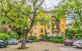 Victus Bright Apartment With Parking By Noclegi Renters